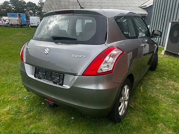 Suzuki Swift 2015 photo 3