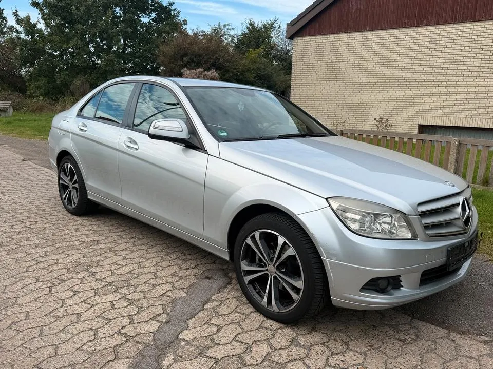 Mercedes-Benz C180