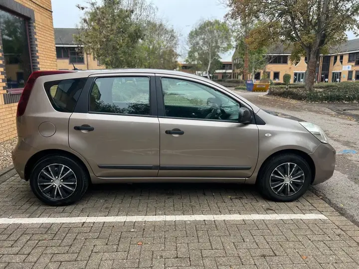 Nissan Note 2009 photo 3