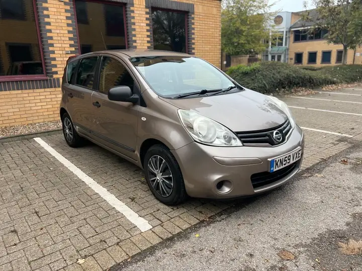 Nissan Note 2009 photo 2