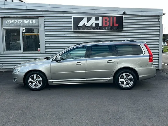 Volvo V70 2015 photo 2