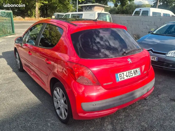 Peugeot 207 2008 photo 4