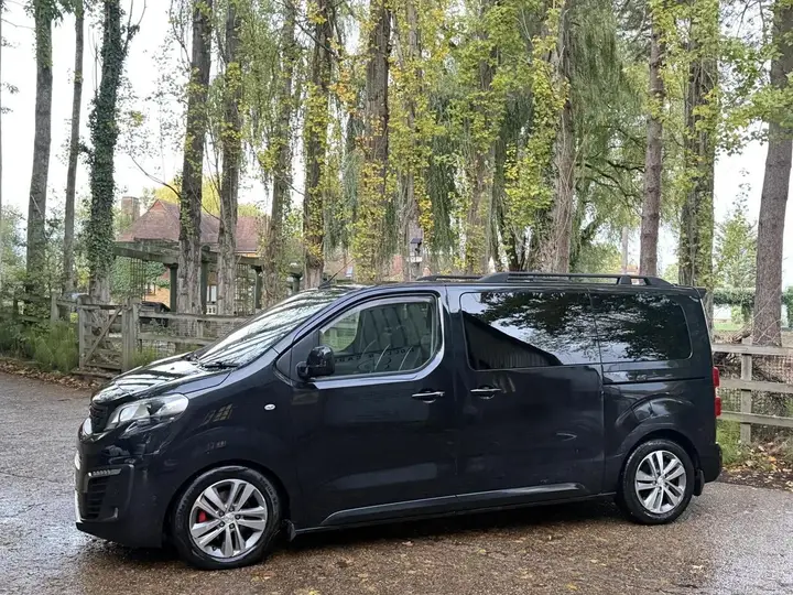 Peugeot Traveller 2019 photo 4