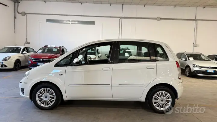 Lancia Musa 2011 photo 4
