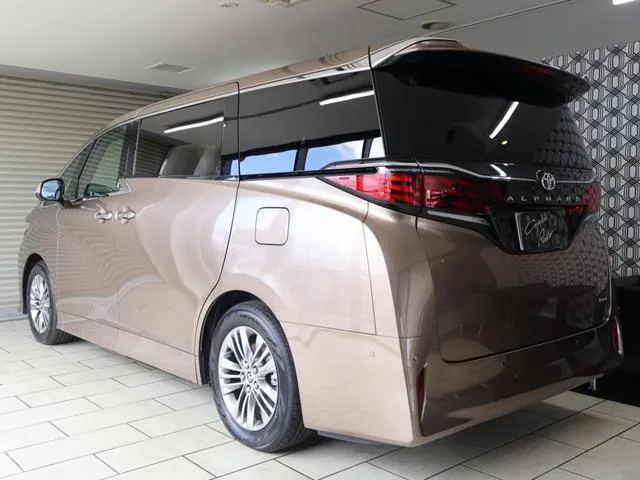 Toyota Alphard 2025 photo 2
