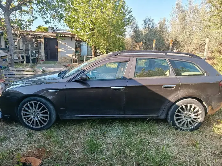Alfa Romeo 159 2008 photo 4