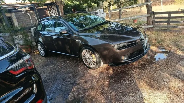 Alfa Romeo 159 2008 photo 2