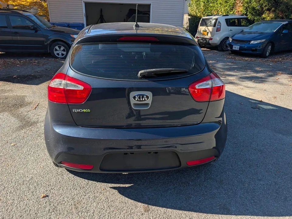 Kia Rio 2013 photo 2