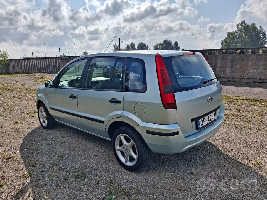 Ford Fusion 2004 photo 5