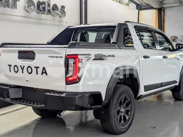 Toyota Hilux 2026 photo 2