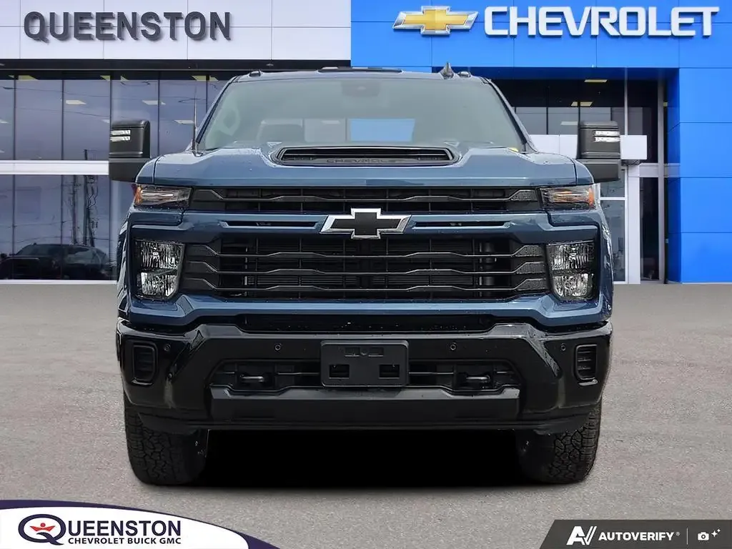 Chevrolet Silverado 2500 2026 photo 2