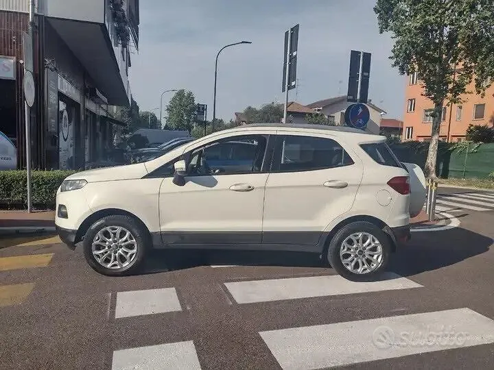 Ford Ecosport 2015 photo 4
