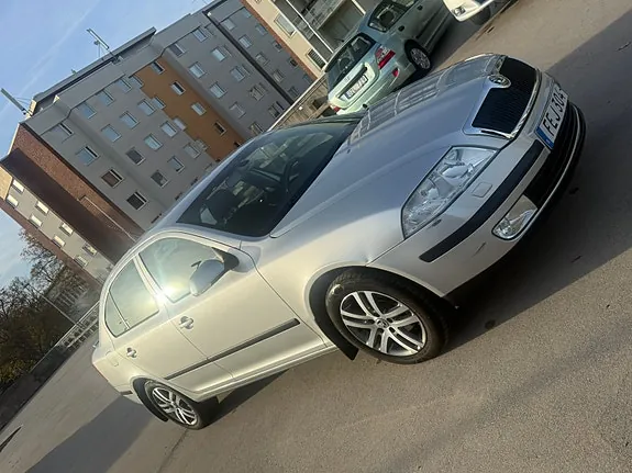 Skoda Octavia 2007 photo 2