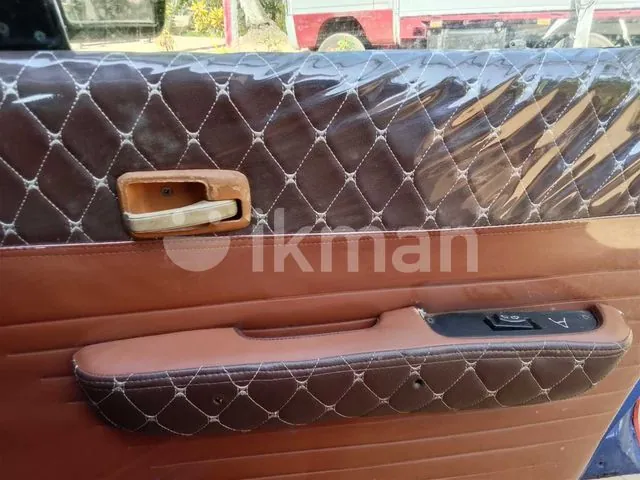Nissan Bluebird 1982 photo 5