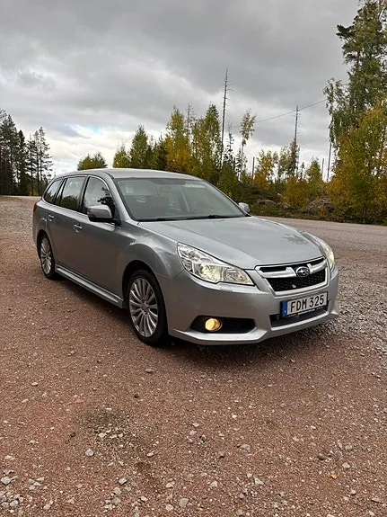 Subaru Legacy 2014 photo 2