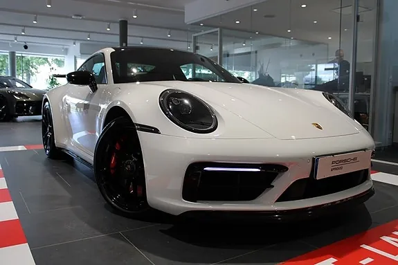 Porsche 911 Carrera 4 Gts