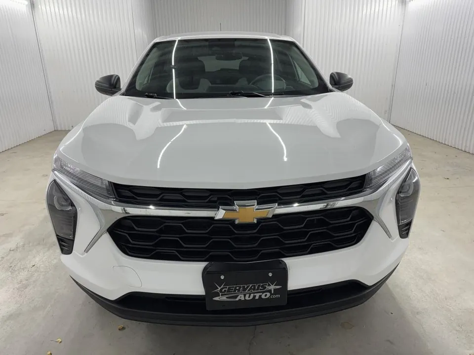 Chevrolet Trax 2024 photo 2