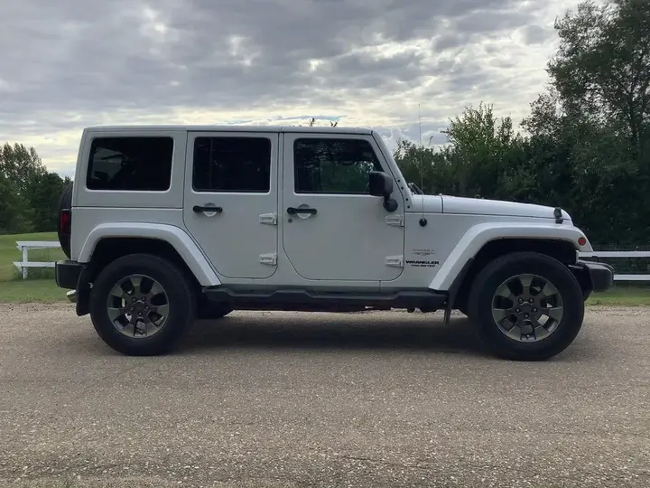 Jeep Wrangler 2012 photo 2