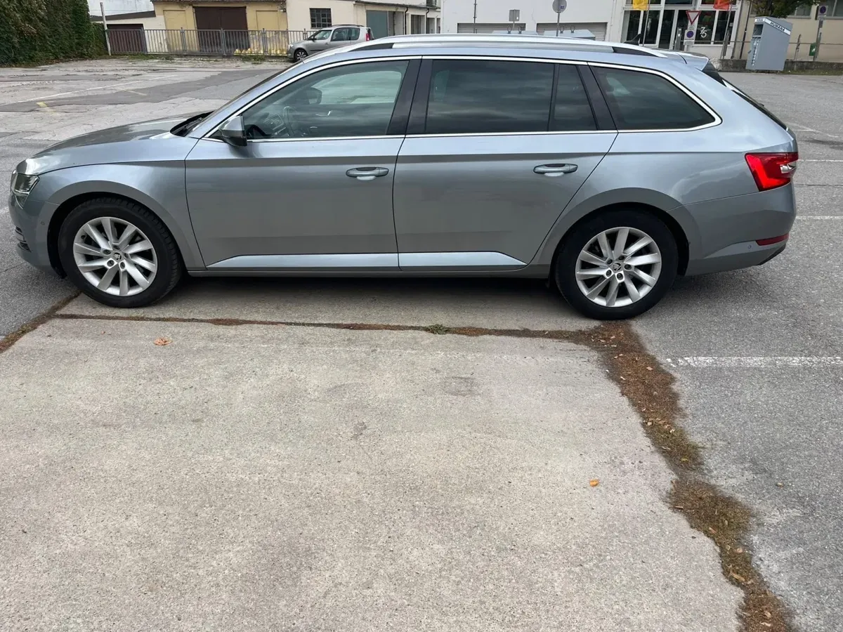 Skoda Superb 2021 photo 2