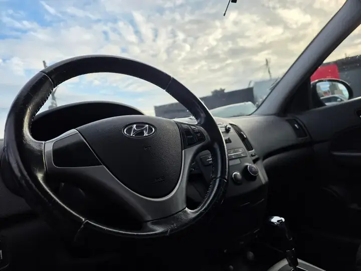 Hyundai Elantra 2012 photo 3