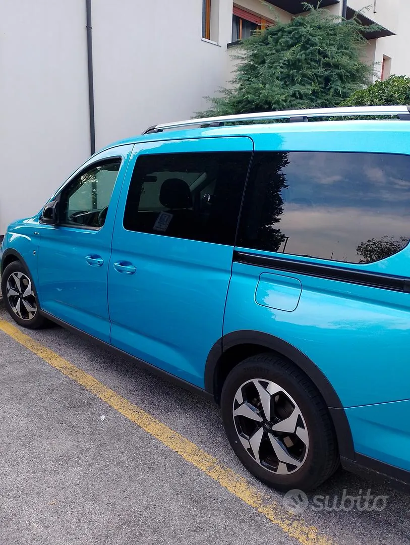 Ford Tourneo Connect 2023 photo 2