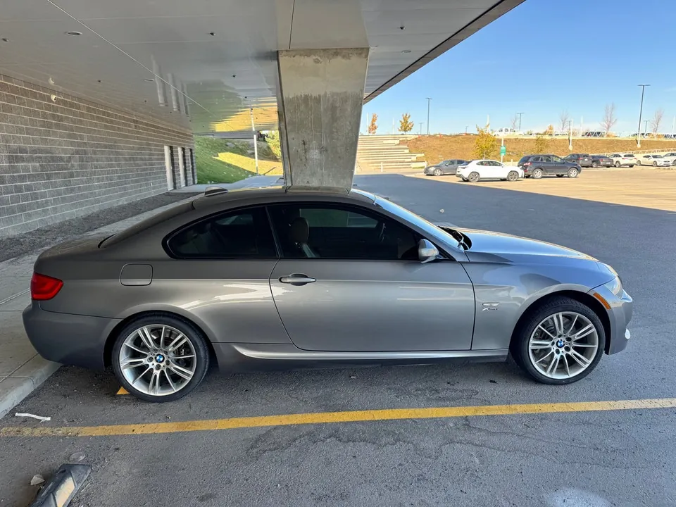 BMW 3 Series 2011 photo 5