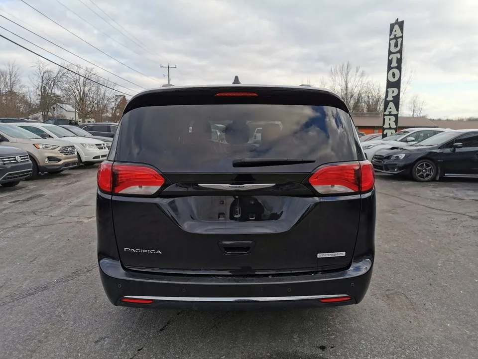 Chrysler Pacifica 2017 photo 4