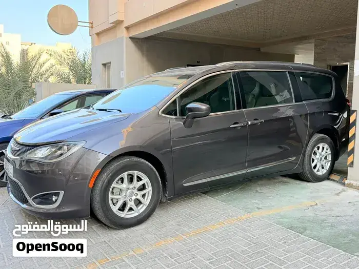 Chrysler Pacifica 2020 photo 2