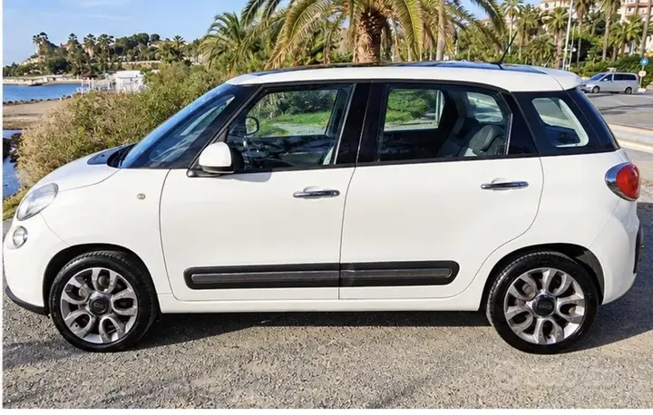 Fiat 500L 2015 photo 2