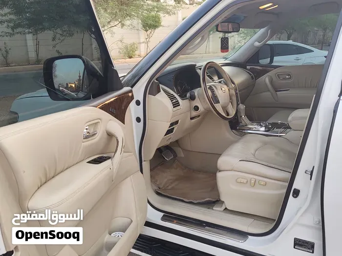 Nissan Patrol 2011 photo 4