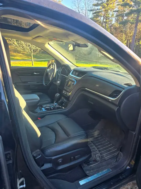 Chevrolet Traverse 2017 photo 2