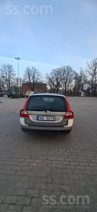 Volvo V70 2009 photo 4