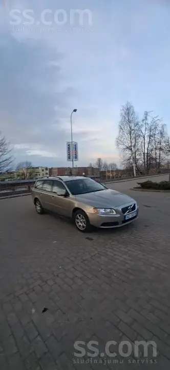 Volvo V70 2009 photo 2