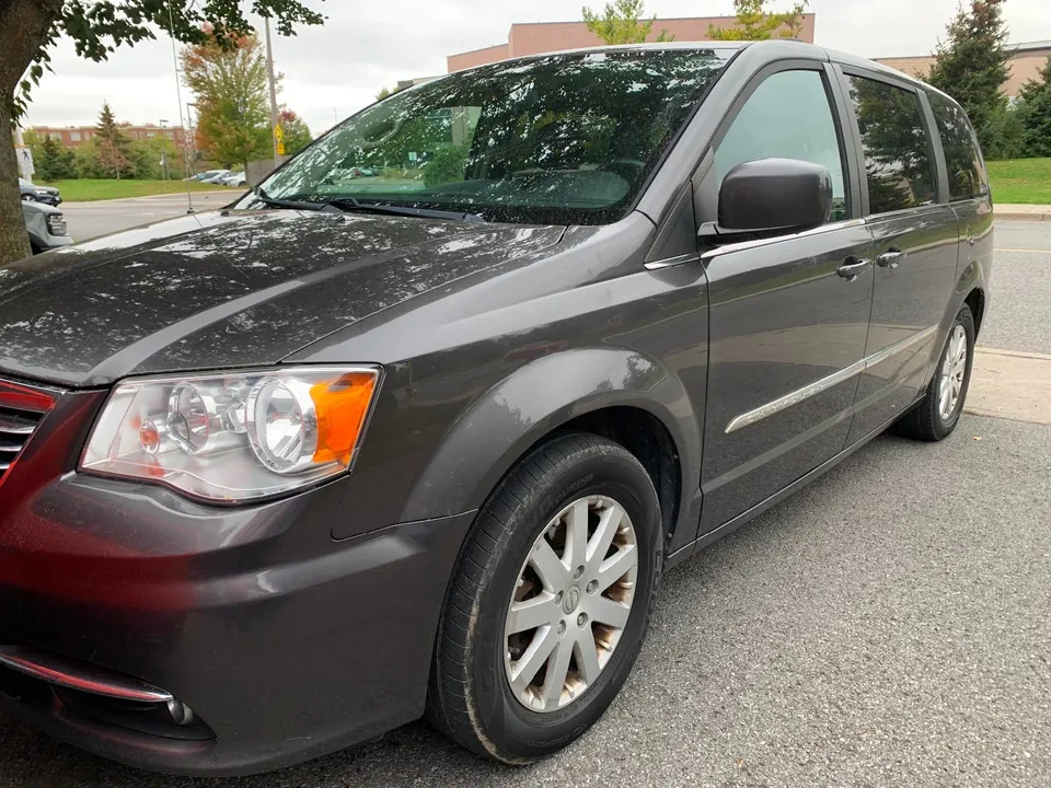 Chrysler Town & Country 2015 photo 4