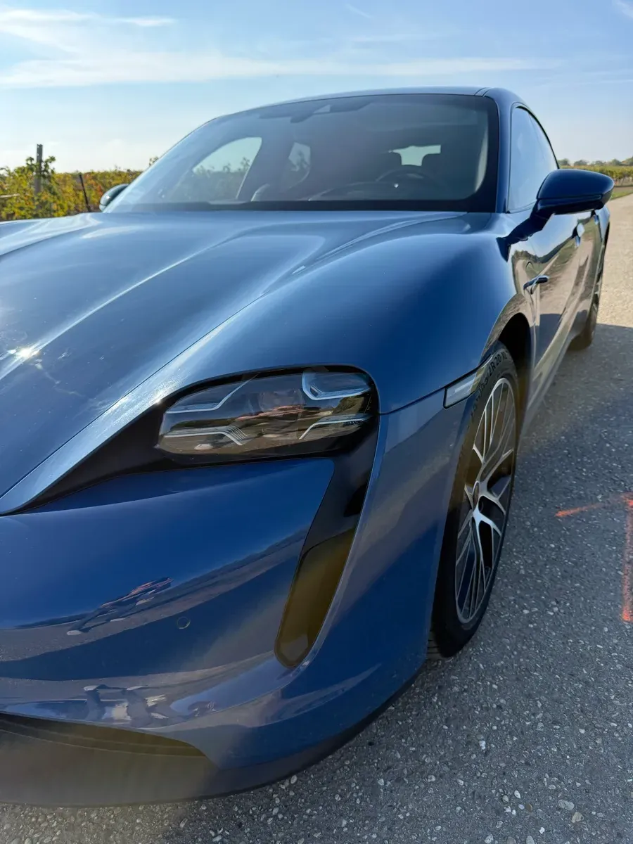 Porsche Taycan 2021 photo 3