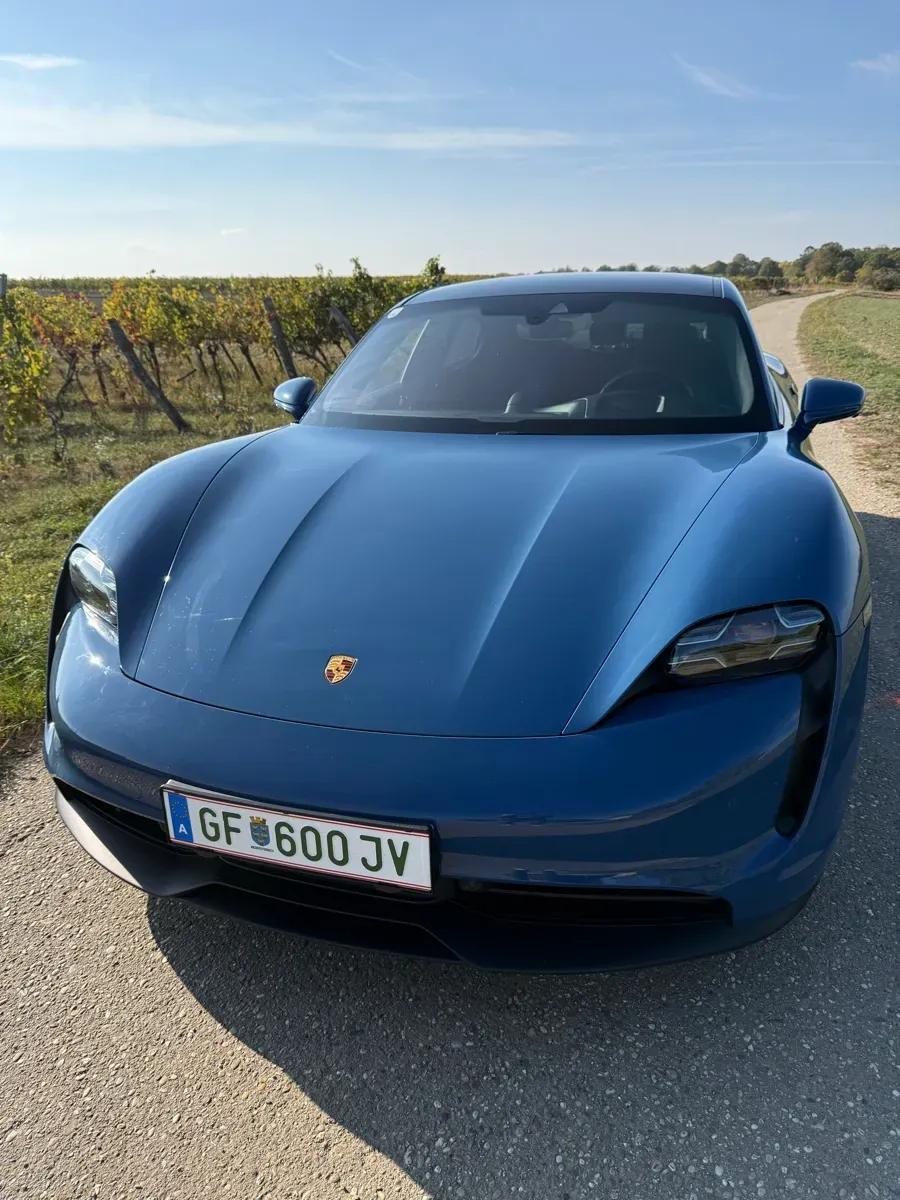 Porsche Taycan 2021 photo 2