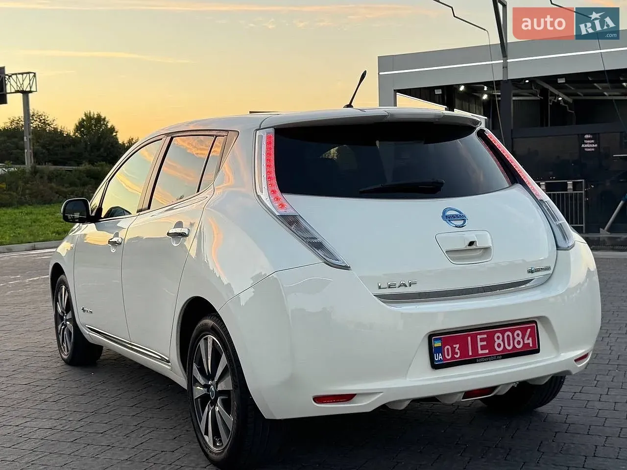 Nissan Leaf 2014 photo 2