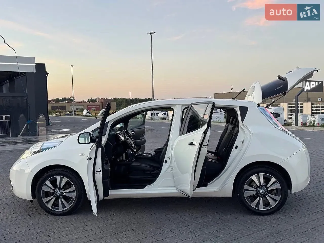 Nissan Leaf 2014 photo 4