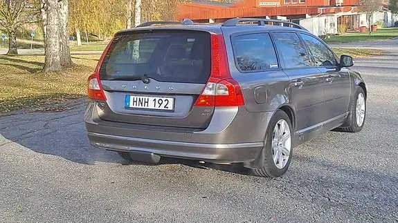 Volvo V70 2009 photo 2