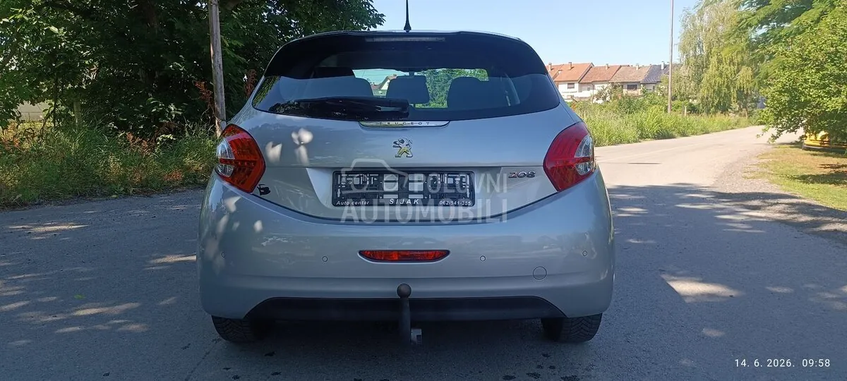 Peugeot 208 2012 photo 5