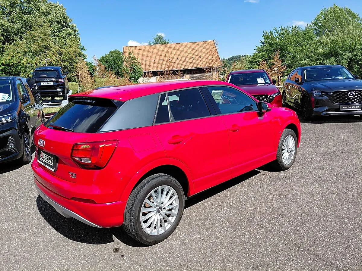 Audi Q2 2017 photo 2