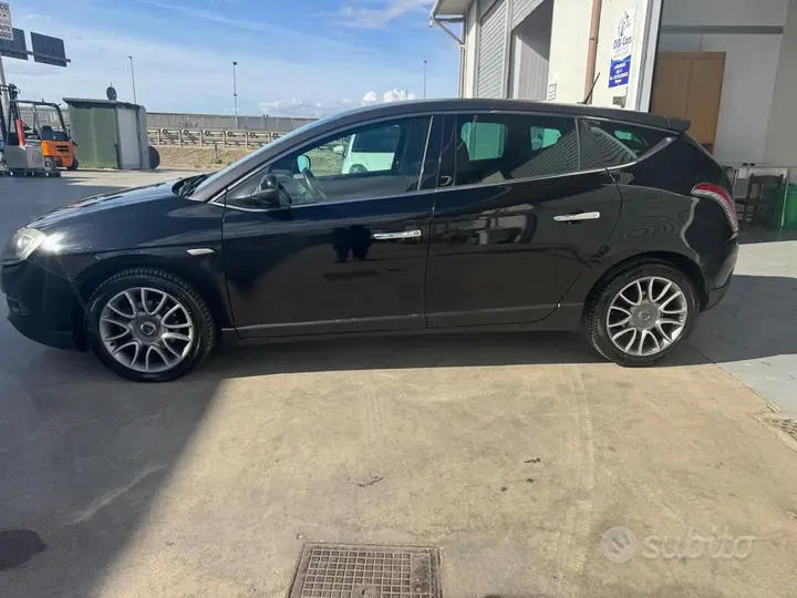 Lancia Delta 2010 photo 5