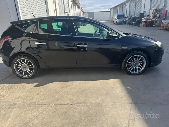 Lancia Delta 2010 photo 4