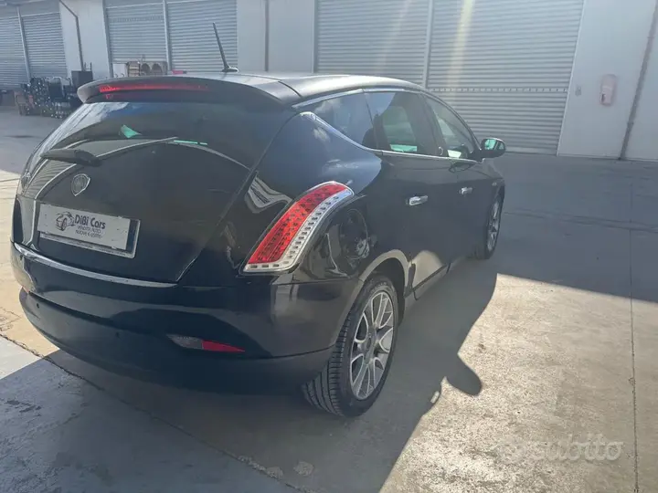 Lancia Delta 2010 photo 3