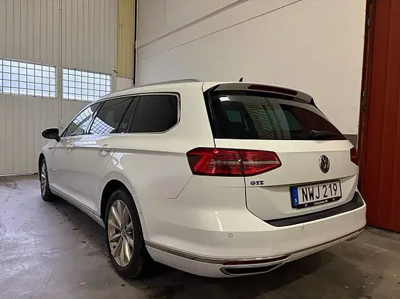 Volkswagen Passat 2017 photo 3