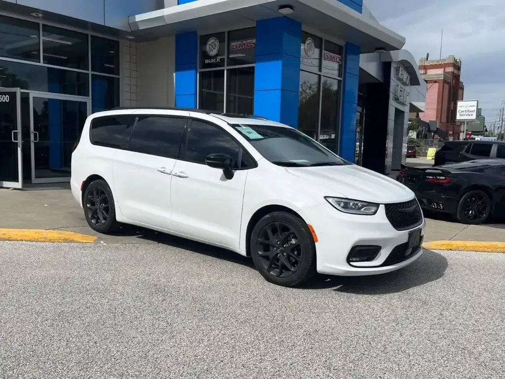 Chrysler Pacifica 2024 photo 3