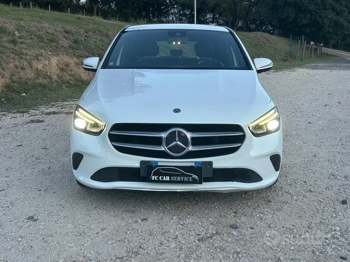 Mercedes-Benz B 180 2019 photo 3
