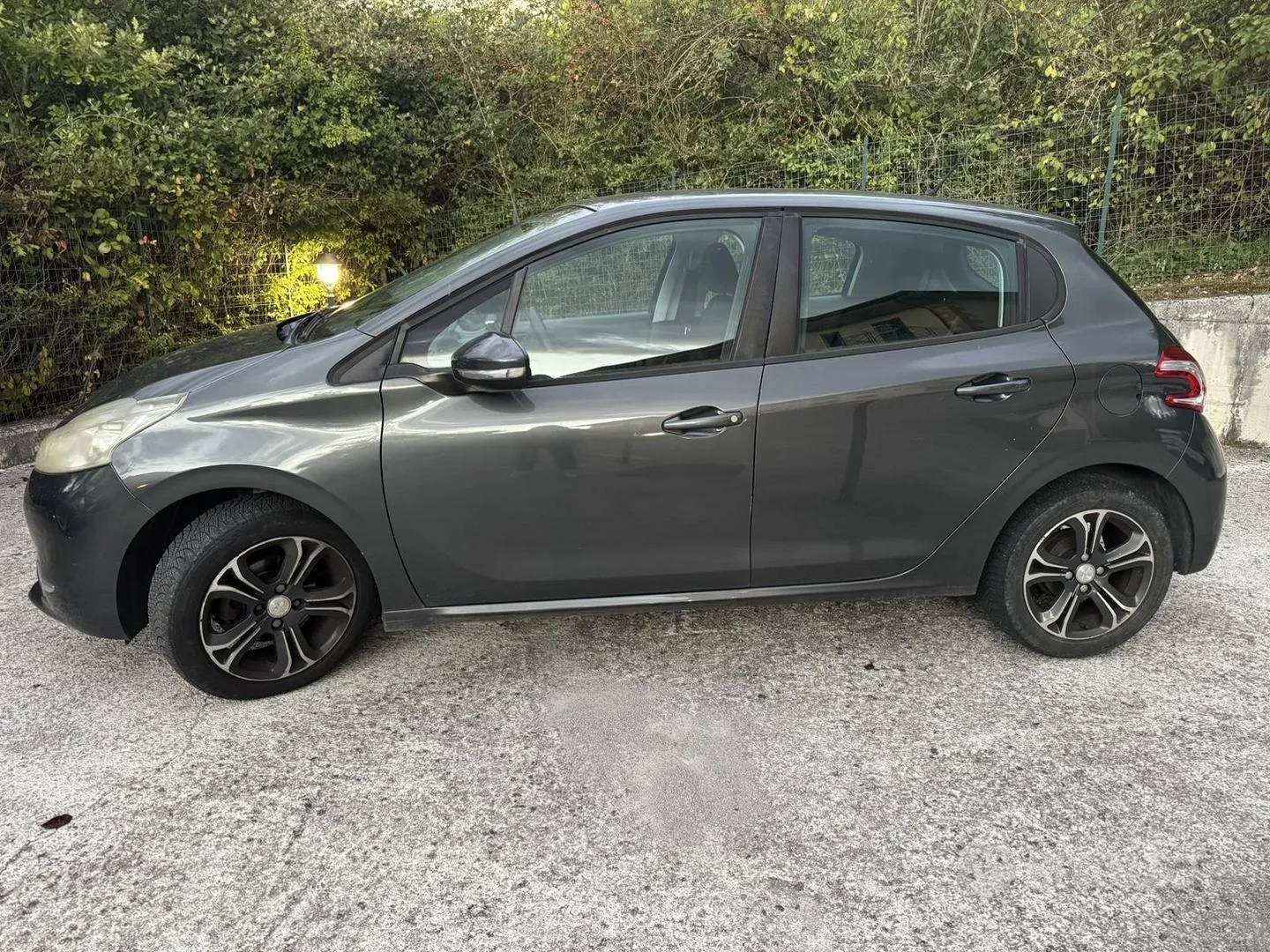 Peugeot 208 2014 photo 3