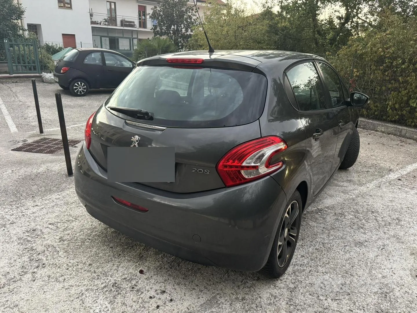 Peugeot 208 2014 photo 2