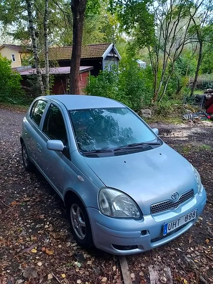 Toyota Yaris 2003 photo 2
